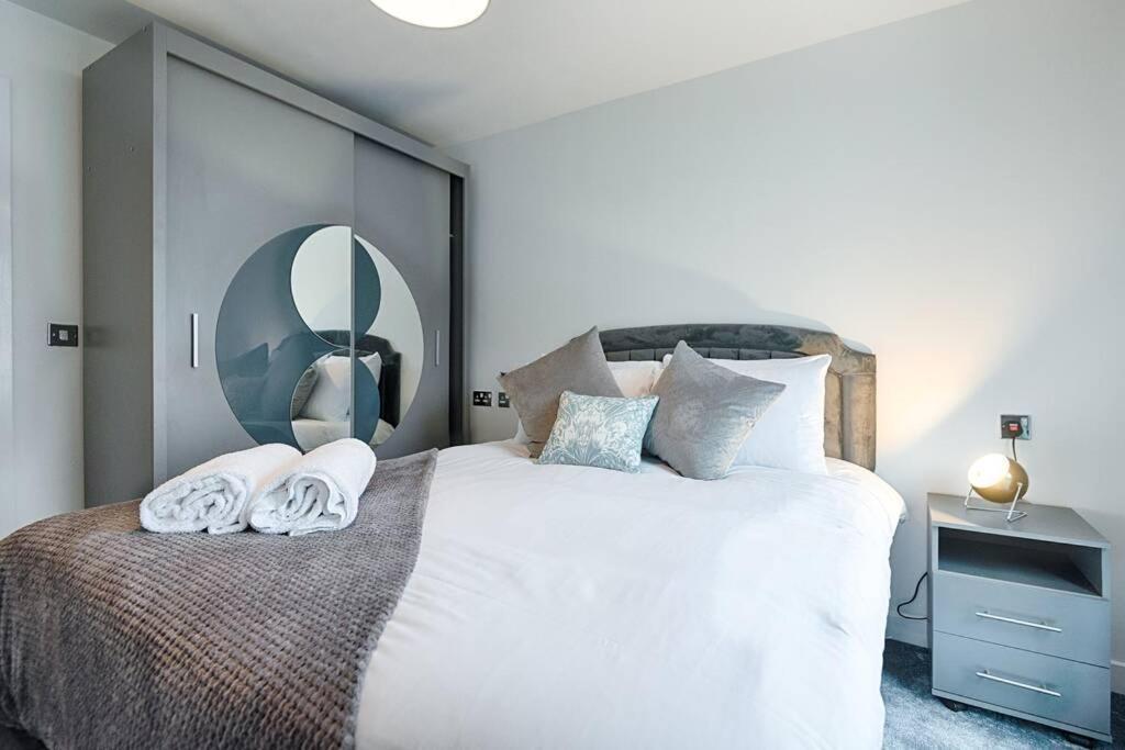 At Neptune With Parking Space - Tv In Every Bedroom! Apartment *